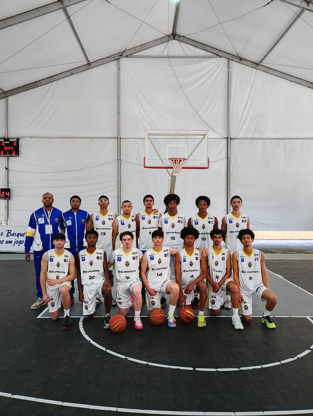 Equipe Sub-18 da AJABASK na Copa Sula, em Santa Rita do Sapucai (MG)